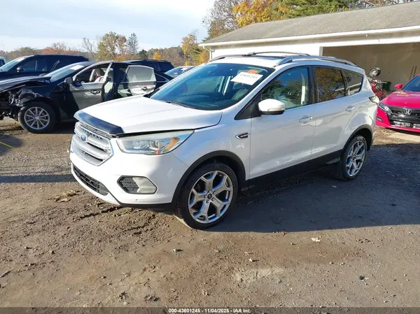 1FMCU0J93HUA63902 2017 FORD ESCAPE - Image 2