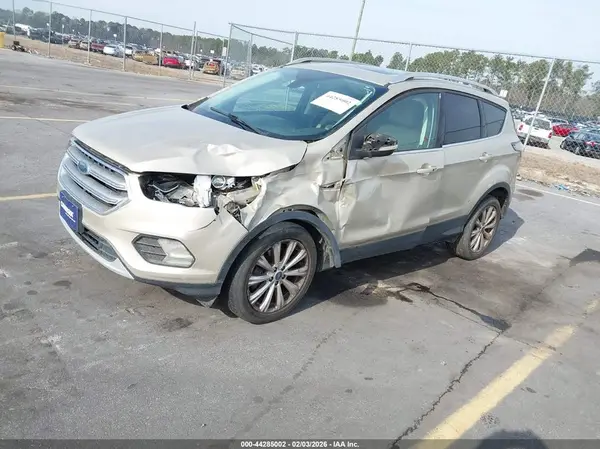1FMCU0J93HUA93790 2017 FORD ESCAPE - Image 2