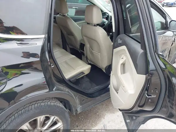 1FMCU0J93HUF10664 2017 FORD ESCAPE - Image 8