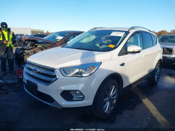 1FMCU0J94HUA64850 2017 FORD ESCAPE - Image 2