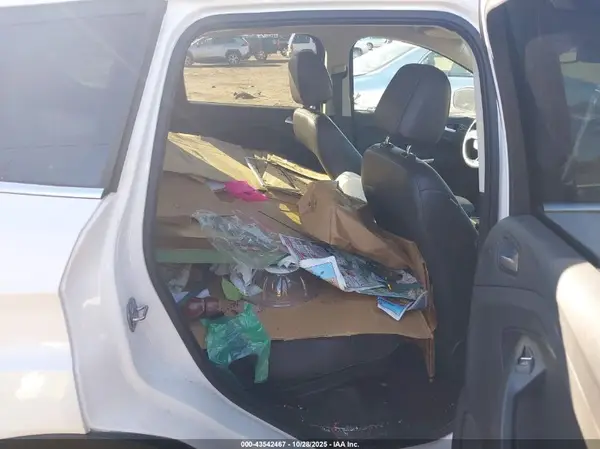 1FMCU0J94HUC78690 2017 FORD ESCAPE - Image 8