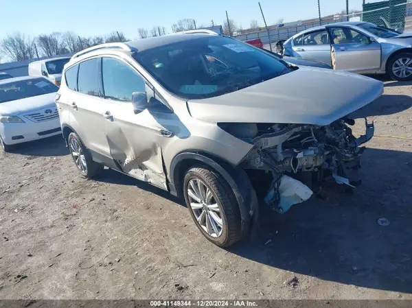 1FMCU0J94HUD94729 2017 FORD ESCAPE - Image 1
