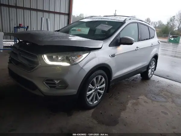 1FMCU0J95HUC06560 2017 FORD ESCAPE - Image 2