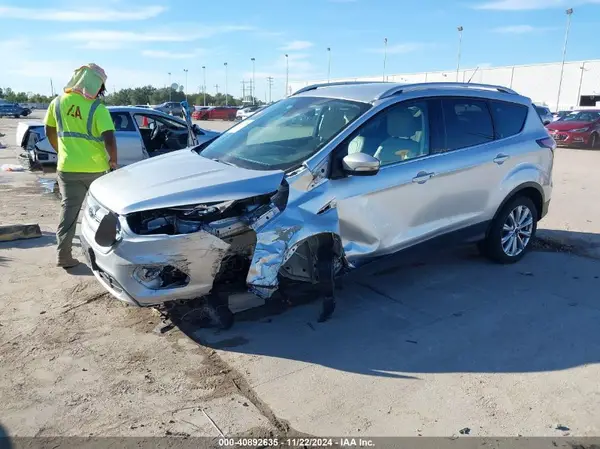 1FMCU0J95HUC14609 2017 FORD ESCAPE - Image 2