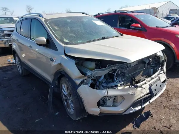 1FMCU0J95HUD07615 2017 FORD ESCAPE - Image 1