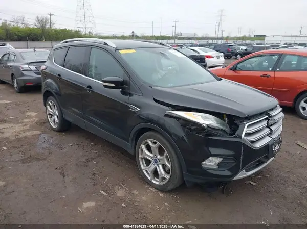 1FMCU0J95HUD37858 2017 FORD ESCAPE - Image 1