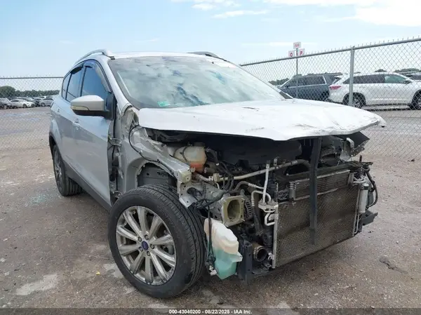 1FMCU0J95HUE94399 2017 FORD ESCAPE - Image 1