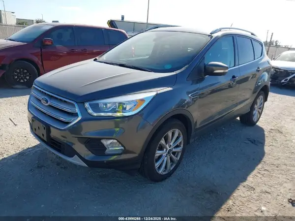 1FMCU0J95JUB36676 2018 FORD ESCAPE - Image 2