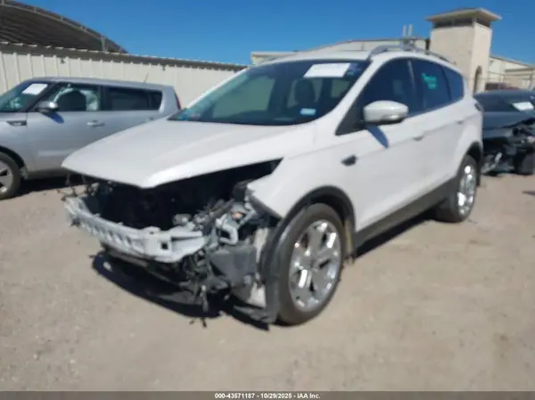 1FMCU0J95KUA18452 2019 FORD ESCAPE - Image 2