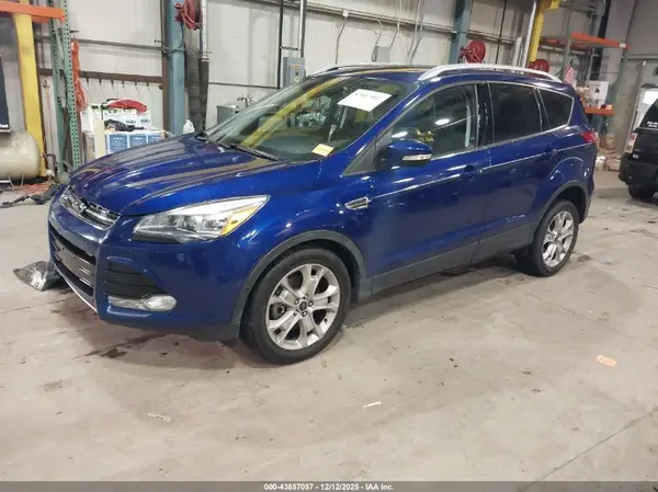 1FMCU0J96GUA18757 2016 FORD ESCAPE - Image 2