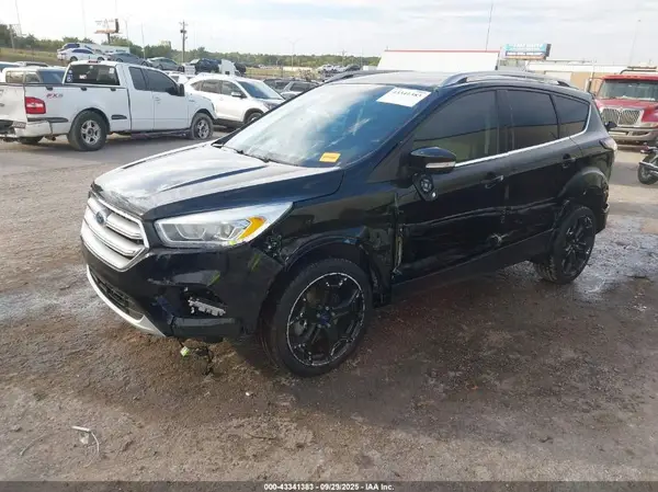 1FMCU0J96HUB88764 2017 FORD ESCAPE - Image 2