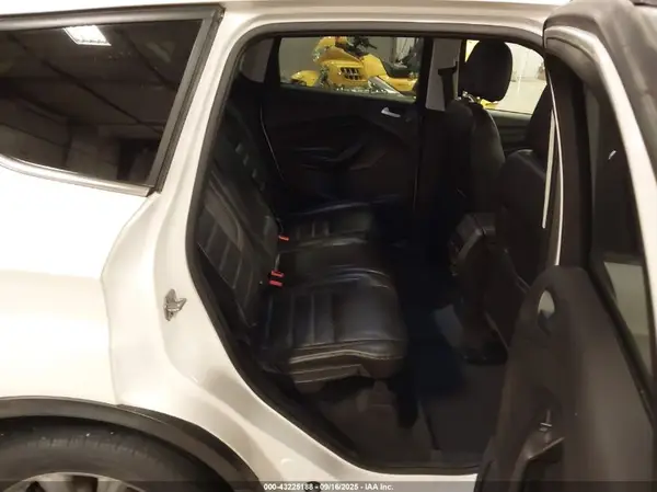 1FMCU0J96HUC25652 2017 FORD ESCAPE - Image 8