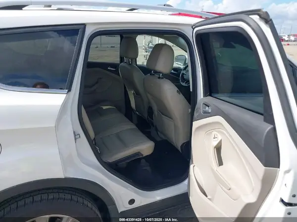 1FMCU0J96HUC43374 2017 FORD ESCAPE - Image 8