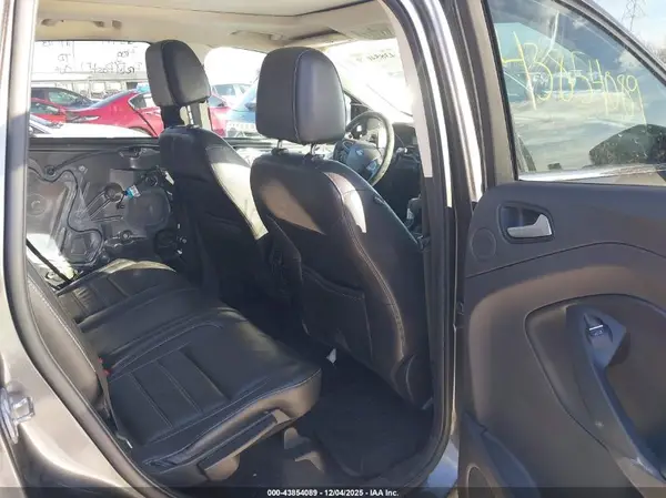 1FMCU0J96HUD57570 2017 FORD ESCAPE - Image 8