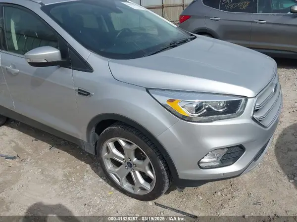1FMCU0J96KUA39858 2019 FORD ESCAPE - Image 1