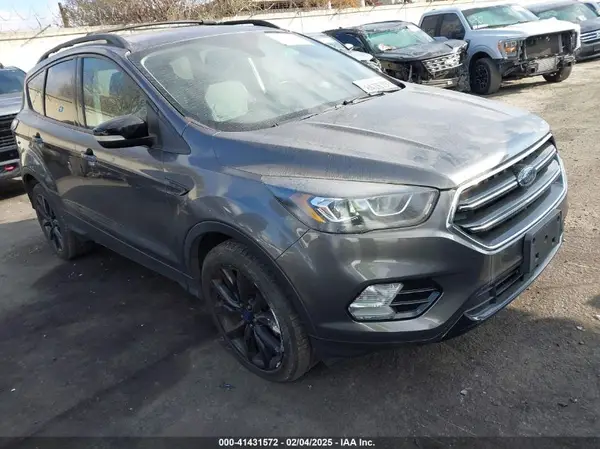 1FMCU0J97HUD21404 2017 FORD ESCAPE - Image 1