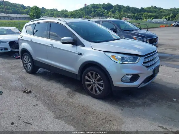 1FMCU0J97JUA23151 2018 FORD ESCAPE - Image 1