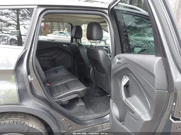1FMCU0J98HUA28143 2017 FORD ESCAPE - Image 8