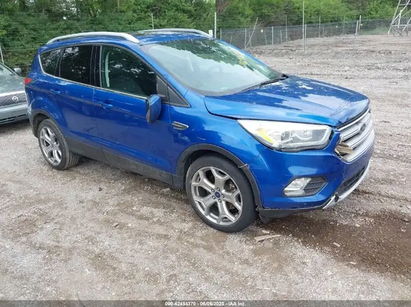 1FMCU0J98HUA47968 2017 FORD ESCAPE - Image 1
