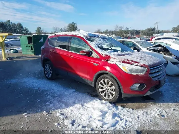 1FMCU0J98HUC98957 2017 FORD ESCAPE - Image 1
