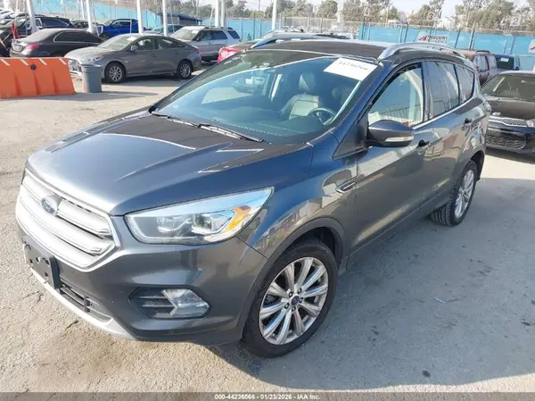 1FMCU0J98HUD11920 2017 FORD ESCAPE - Image 2