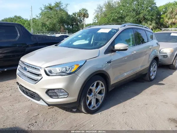 1FMCU0J98HUD16082 2017 FORD ESCAPE - Image 2