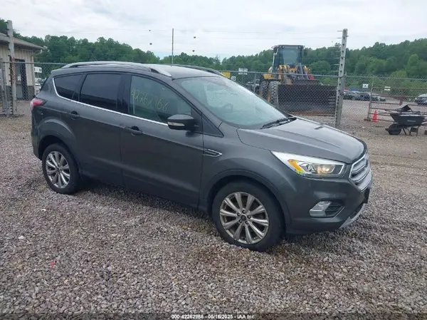 1FMCU0J99HUA84382 2017 FORD ESCAPE - Image 1