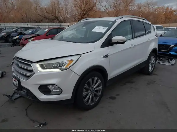 1FMCU0J99HUC24916 2017 FORD ESCAPE - Image 2