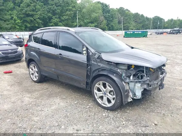 1FMCU0J99KUC37205 2019 FORD ESCAPE - Image 1
