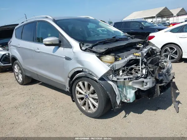 1FMCU0J9XHUA63203 2017 FORD ESCAPE - Image 1