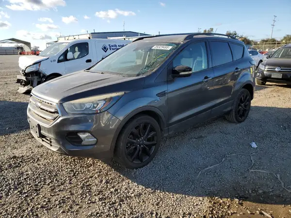 1FMCU0J9XHUA82897 2017 FORD ESCAPE - Image 1