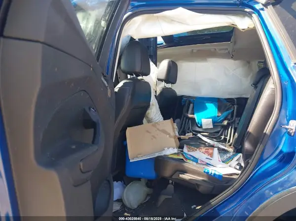 1FMCU0J9XHUF04442 2017 FORD ESCAPE - Image 8