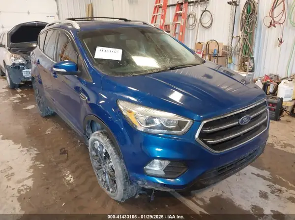 1FMCU0J9XJUC33162 2018 FORD ESCAPE - Image 1