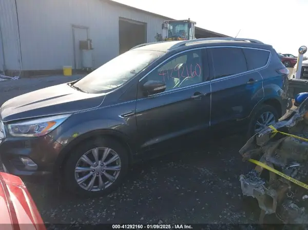 1FMCU0JD1HUC21982 2017 FORD ESCAPE - Image 2