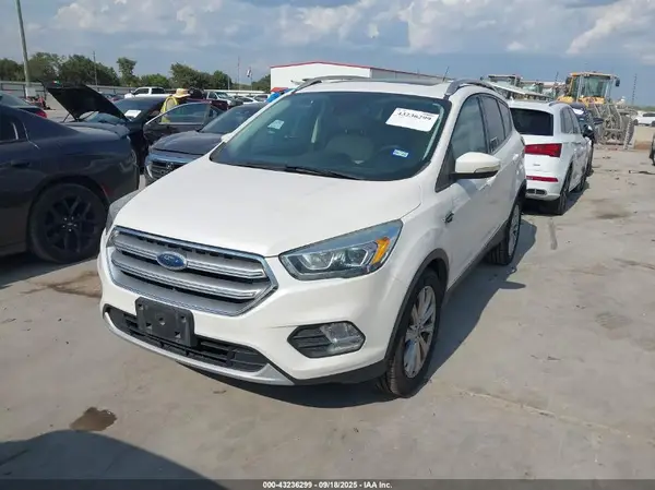 1FMCU0JD1HUC31394 2017 FORD ESCAPE - Image 2