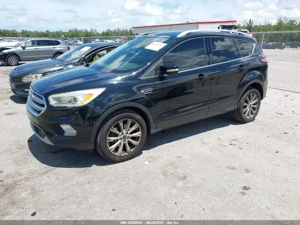 1FMCU0JD2HUF02415 2017 FORD ESCAPE - Image 2