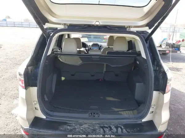 1FMCU0JD3HUB19602 2017 FORD ESCAPE - Image 8