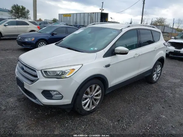 1FMCU0JD3HUC58564 2017 FORD ESCAPE - Image 2