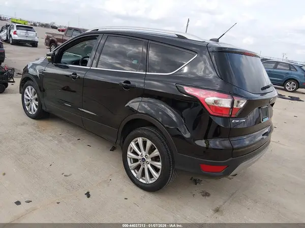 1FMCU0JD4HUC87068 2017 FORD ESCAPE - Image 2