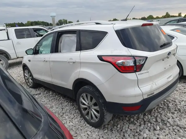 1FMCU0JD4HUD74615 2017 FORD ESCAPE - Image 2