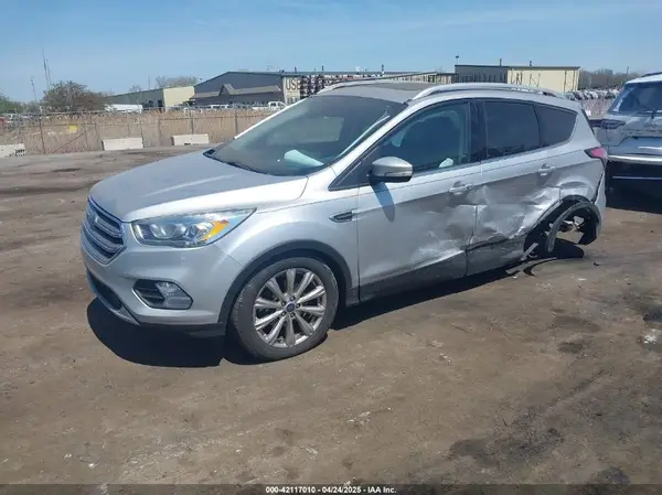 1FMCU0JD4HUD83086 2017 FORD ESCAPE - Image 2