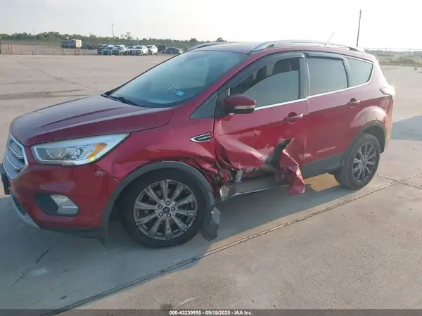 1FMCU0JD4HUF10676 2017 FORD ESCAPE - Image 2