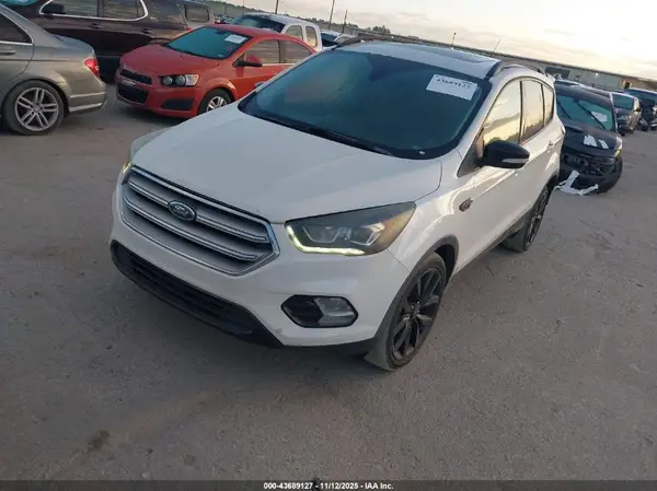 1FMCU0JD5HUC78170 2017 FORD ESCAPE - Image 2