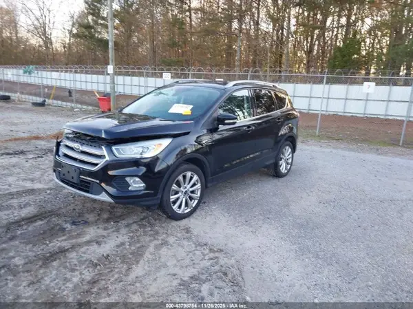 1FMCU0JD7HUB13494 2017 FORD ESCAPE - Image 2