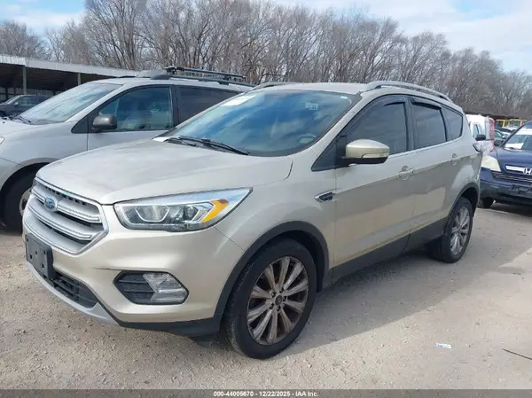 1FMCU0JD7HUB80144 2017 FORD ESCAPE - Image 2