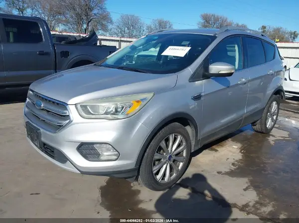 1FMCU0JD8HUB60162 2017 FORD ESCAPE - Image 2
