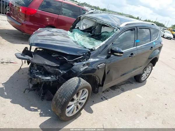 1FMCU0JD8HUC95240 2017 FORD ESCAPE - Image 2
