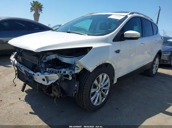 1FMCU0JD8HUD20377 2017 FORD ESCAPE - Image 2