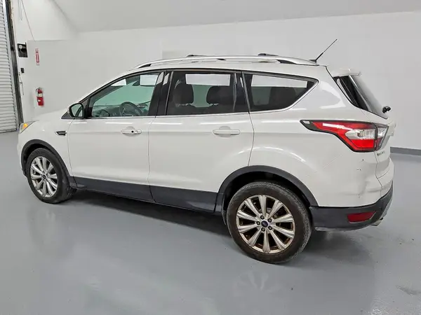 1FMCU0JD9HUB11908 2017 FORD ESCAPE - Image 2