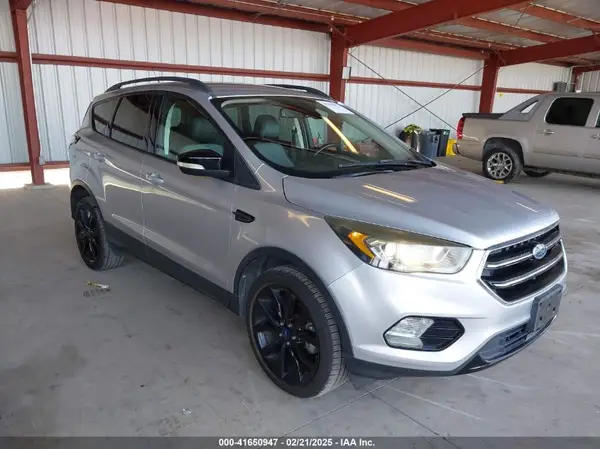 1FMCU0JDXHUC80612 2017 FORD ESCAPE - Image 1